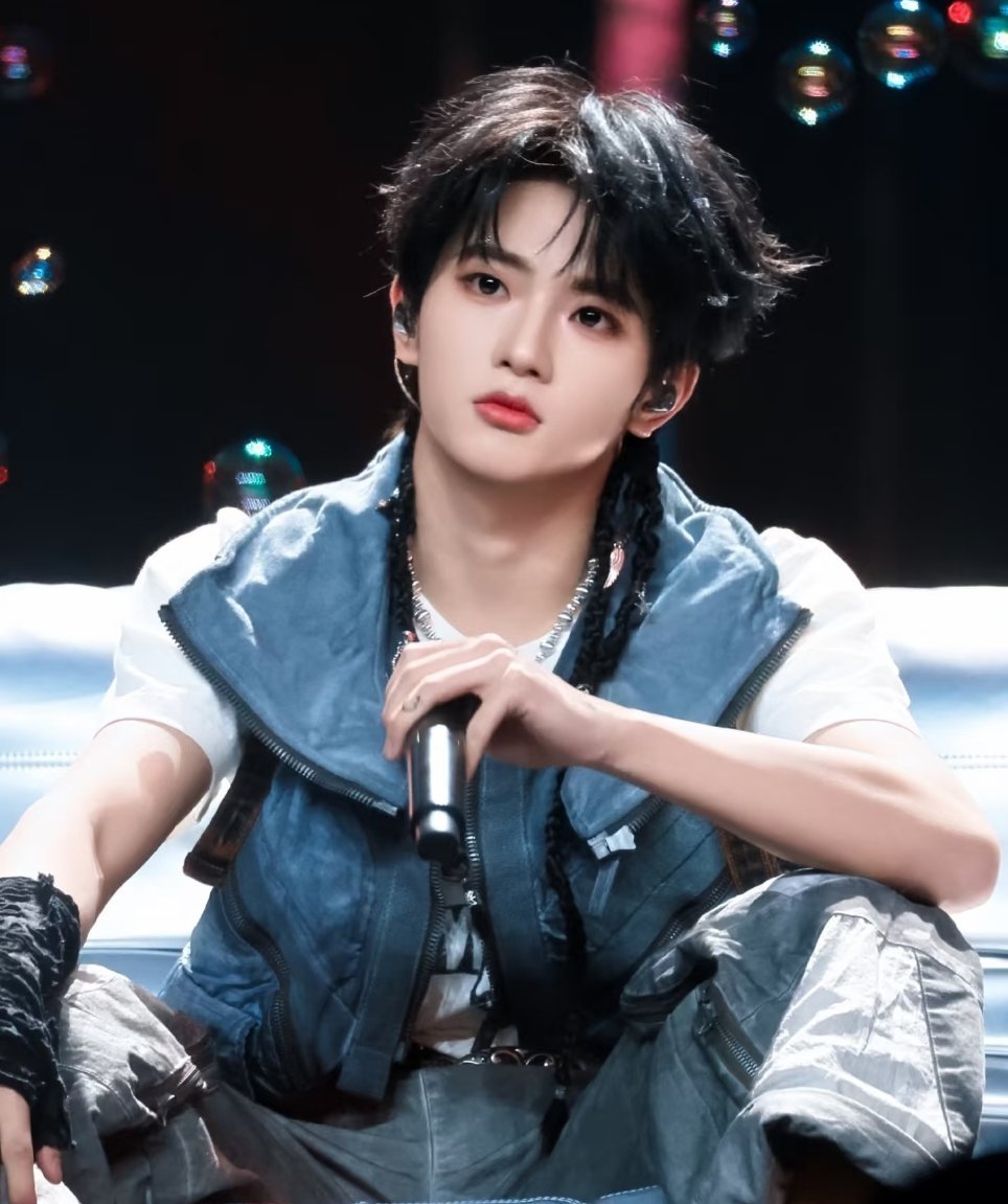 付航说穆祉丞从来不会伪装被付航的评价狠狠戳到！他说穆祉丞最珍贵的就是从不伪装，坦