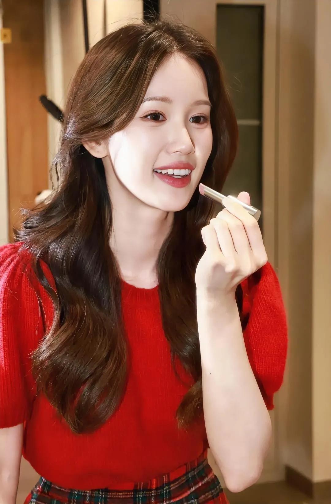 元气满满的一天，从精致妆容开始！💄✨妆出女神范哇 精致的生活妆啦