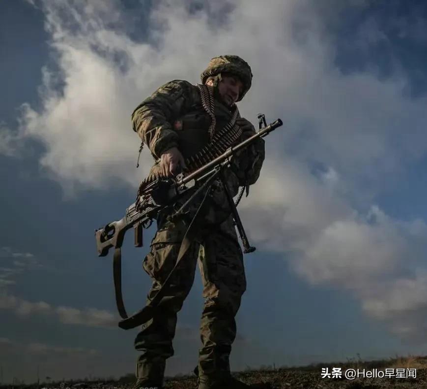 现在是北约历史上最虚弱的时候，虽然仅仅三天时间内：

英法德战机就位，波兰部队就
