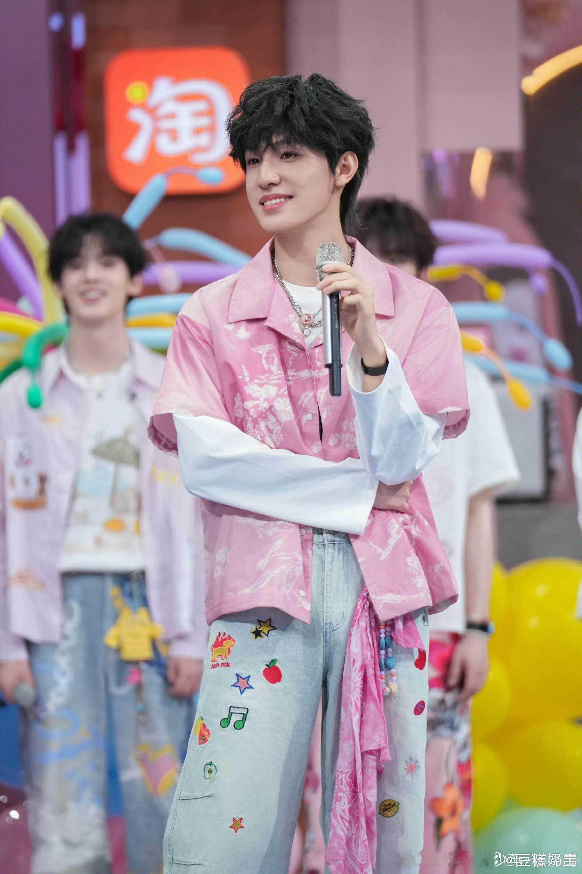 张泽禹[超话] 💚张泽禹湖南卫视中秋之夜👀张泽禹你好星期六🎸张泽禹披荆斩棘