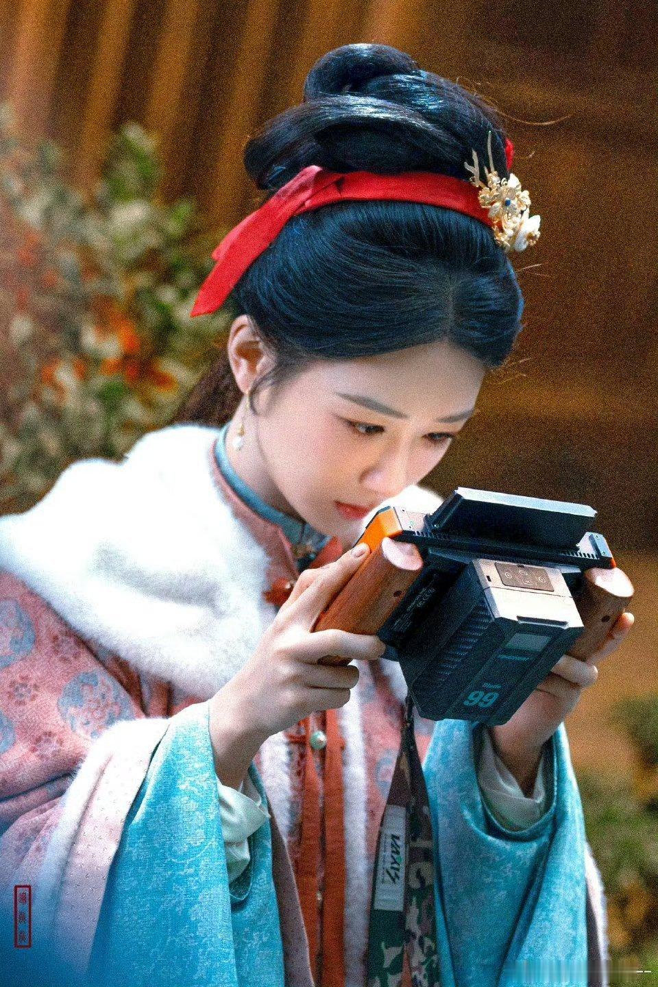 狗仔一天可关心女演员的感情生活了，杨紫这几年都没有闲着的时候。。。。这也要说狗仔