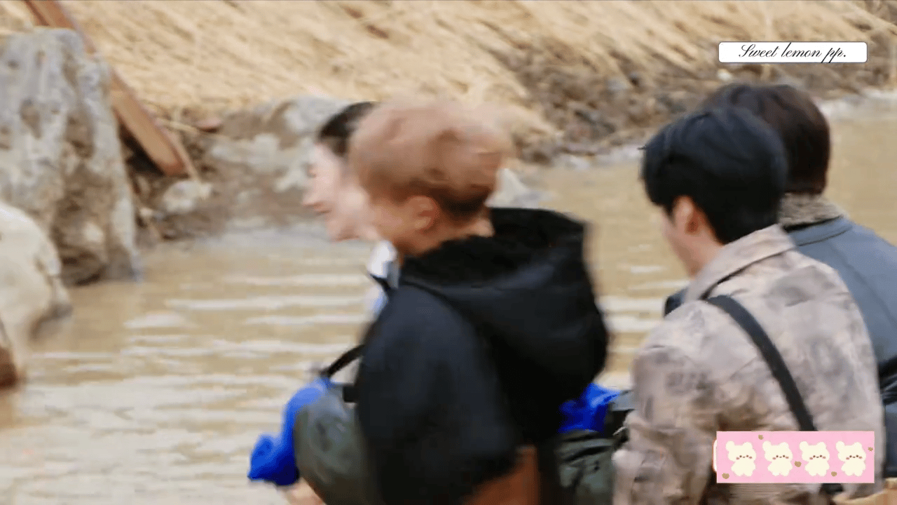 突然想到黄子韬是张艺凡导师啊，把张艺凡还说哭了，现在对着黄子韬“你别喊了”黄子韬