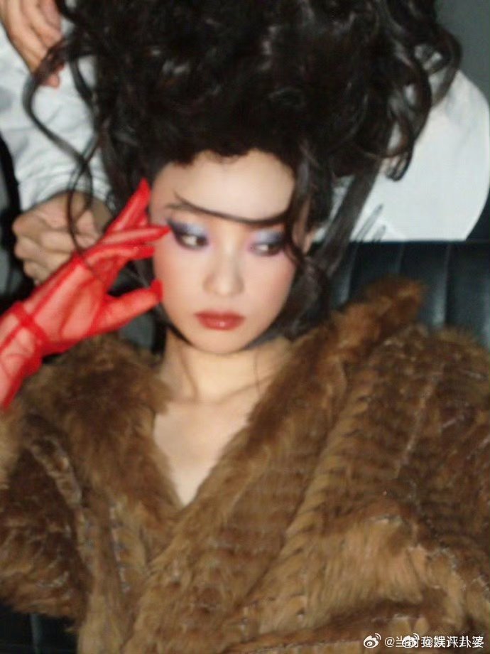 还以为倪妮想到了什么答案谁看倪妮猜吵架原因不笑疯？全场都在按常理捋何炅维嘉吵架缘