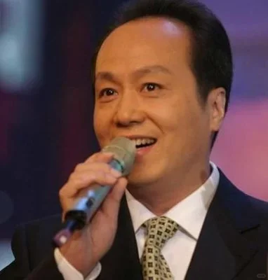 当年参与香港直播回归的主持人，如今怎样？