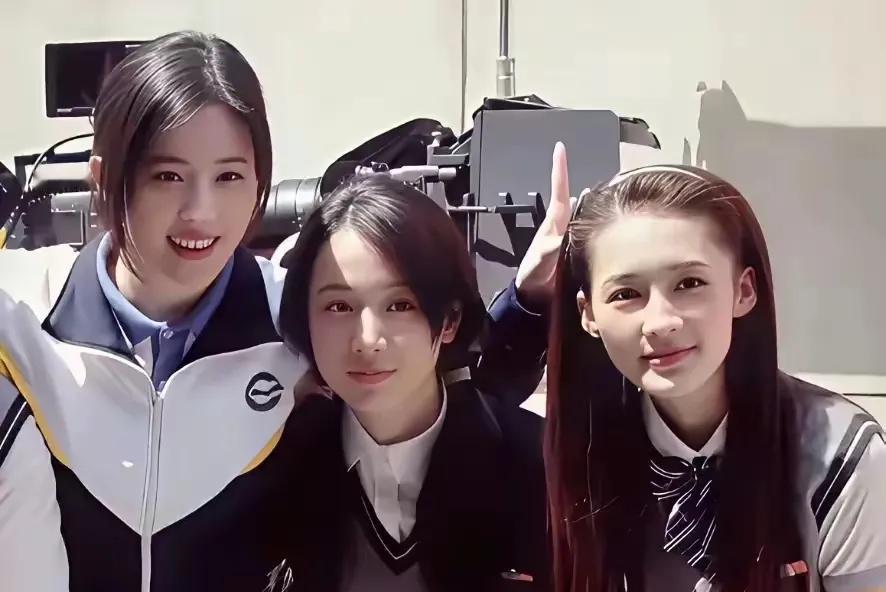 不是吧，年轻时的李沁居然比刘亦菲还美[狗头]真是不敢置信啊，原来李沁曾经这么美过
