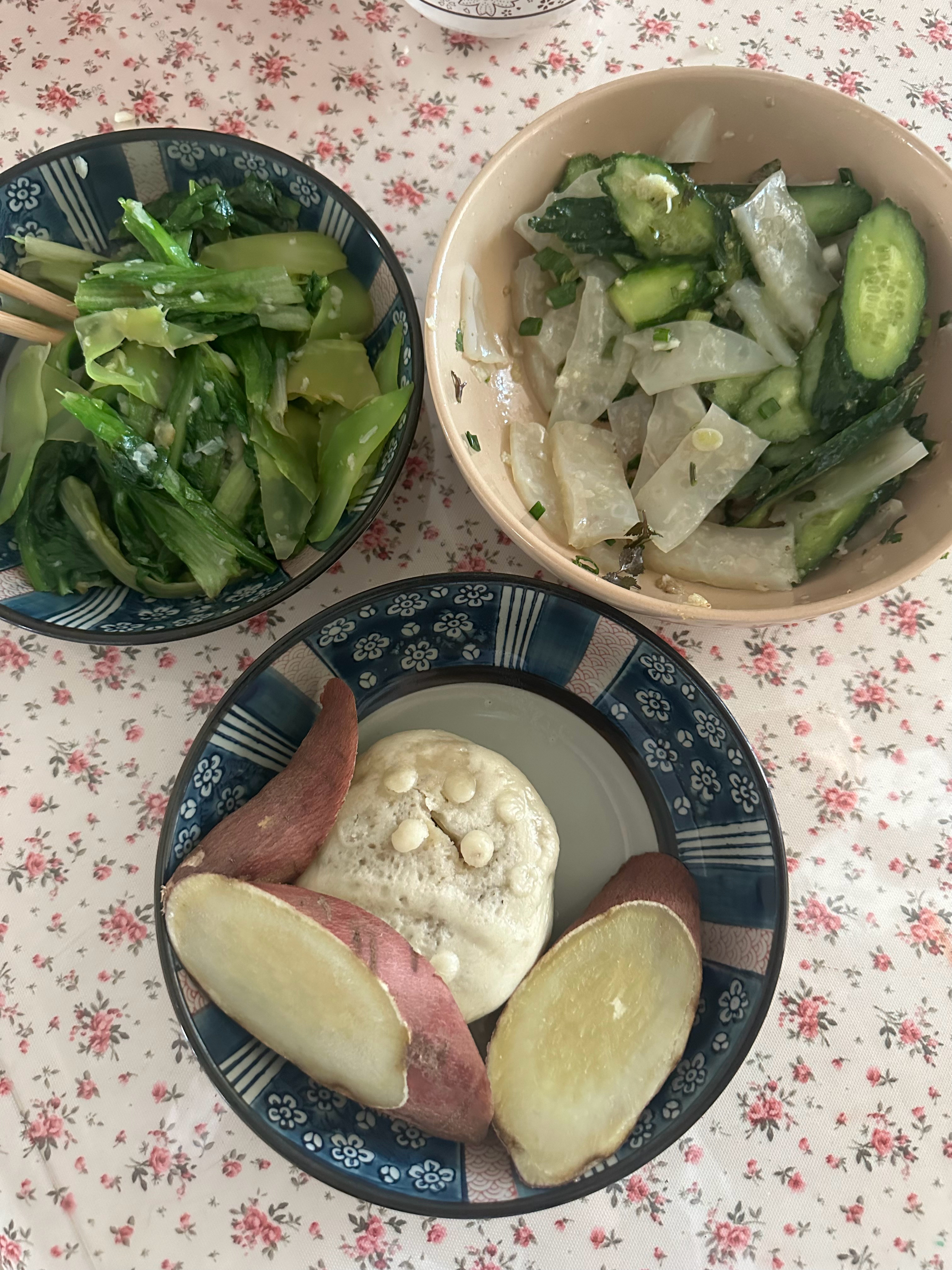 伙计们总问我为啥瘦 实在是爸妈不会做饭 年三十的午饭了解一下[苦涩][苦涩][苦