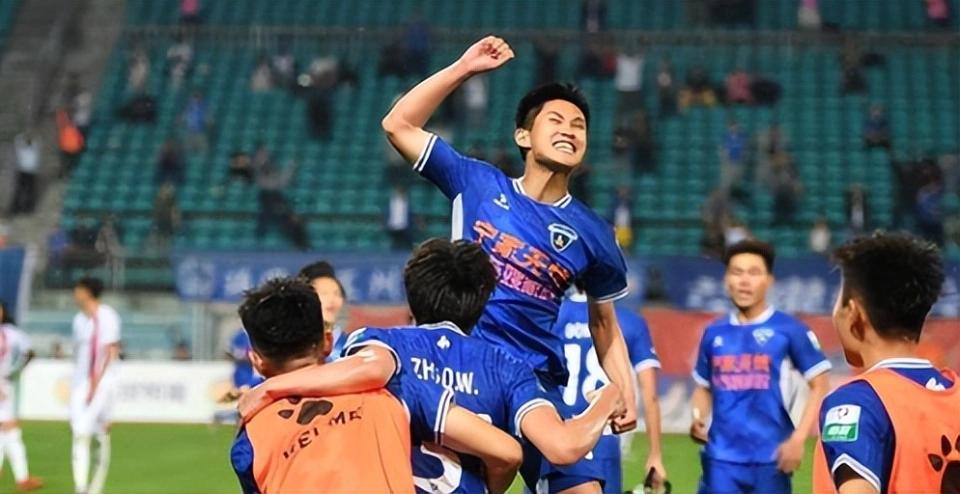 格局拉满！南京队两将谈苏超决赛：输球不输人，对手值得所有掌声
 
当被问到苏超决