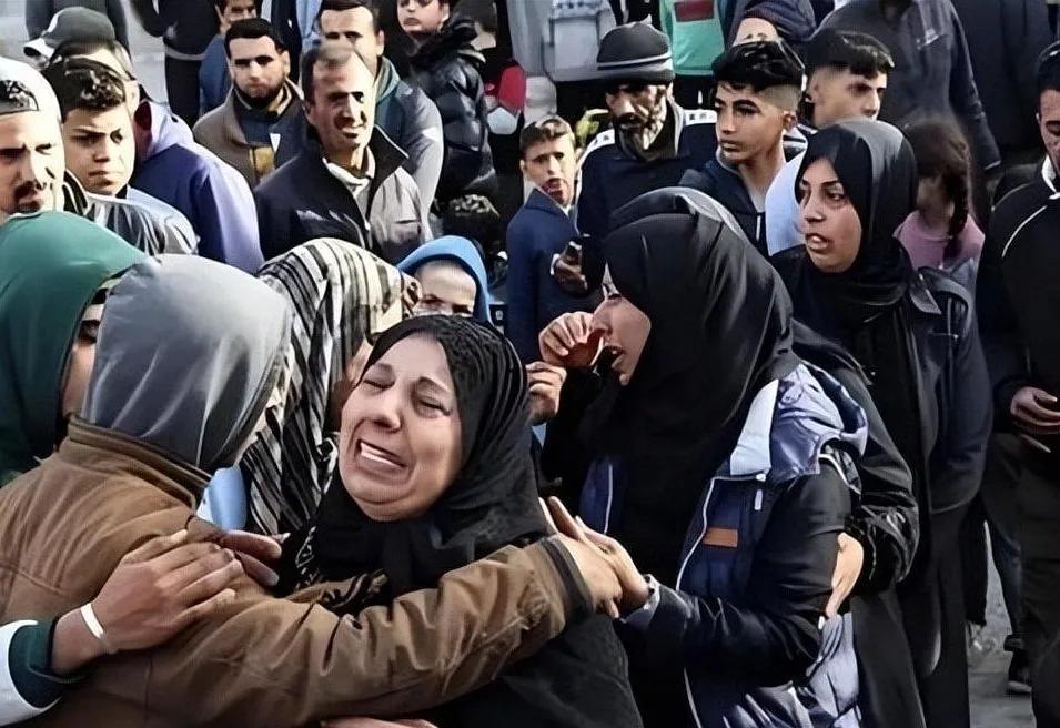 只要伊朗不投降，战争失控的风险就会不断增加，美国承受的压力就会不断加大。
——第