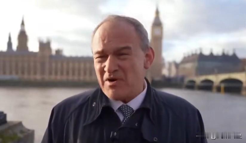 英国自民党领袖戴维抨击特朗普政府以“实力强权”威胁强购格陵兰。

戴维:“我们生