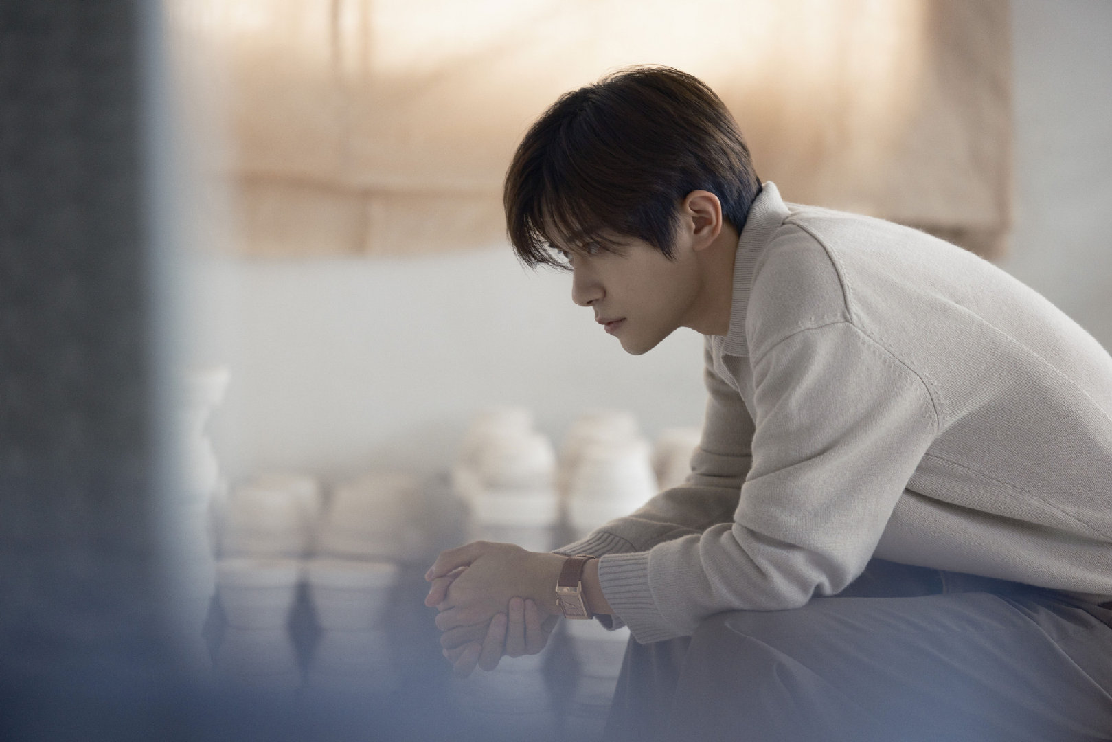 易烊千玺i人独处的一天 易烊千玺谁教你这么自拍的 着易烊千玺拍的照片随性洒脱，很