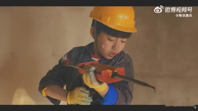 小学生就吃上了打工人的苦  这时候要是笑的话会不会不太厚道？但是看到米小圈为了攒