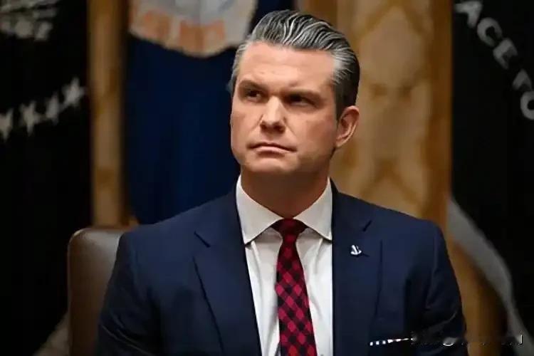 赫格塞斯随行访华？这不是"随行"，这是华盛顿在向中国递一张"底牌"

说实话，当