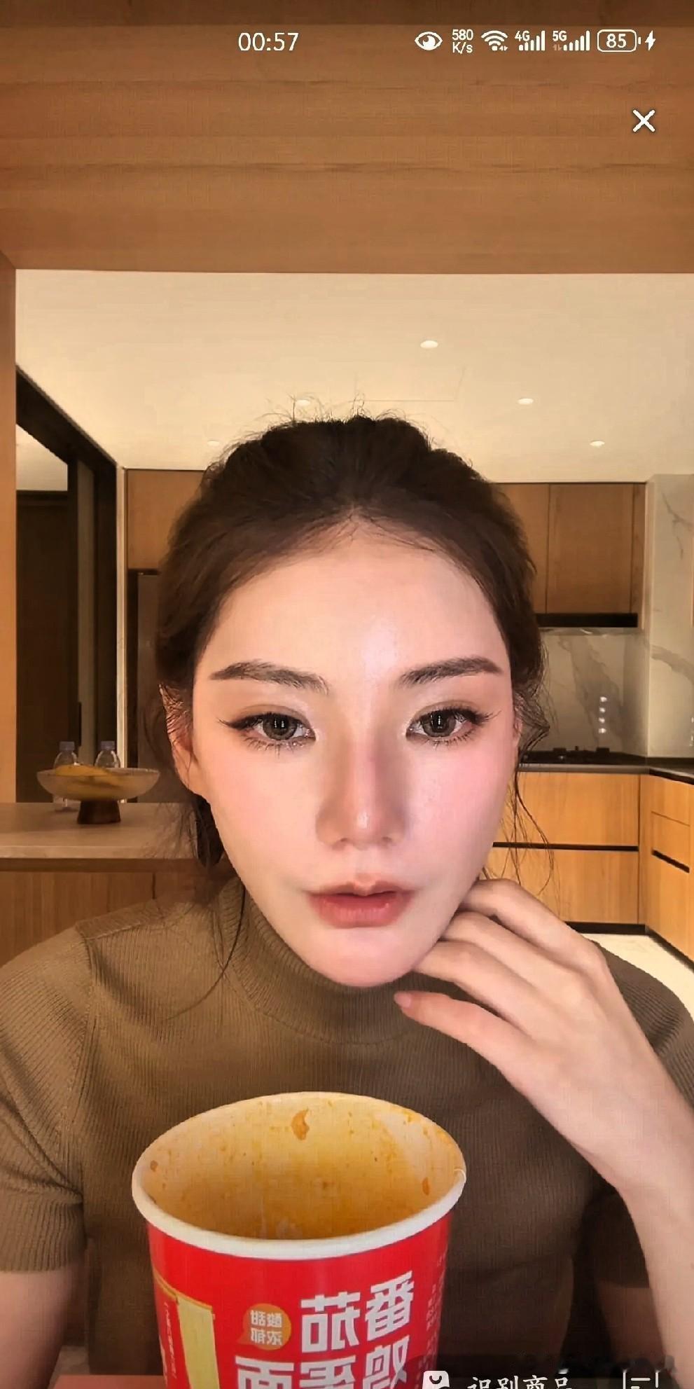 真是令人意外！

马筱梅又是凌晨直播，胖了47公斤，卖麻六记，晚上七点又继续直播