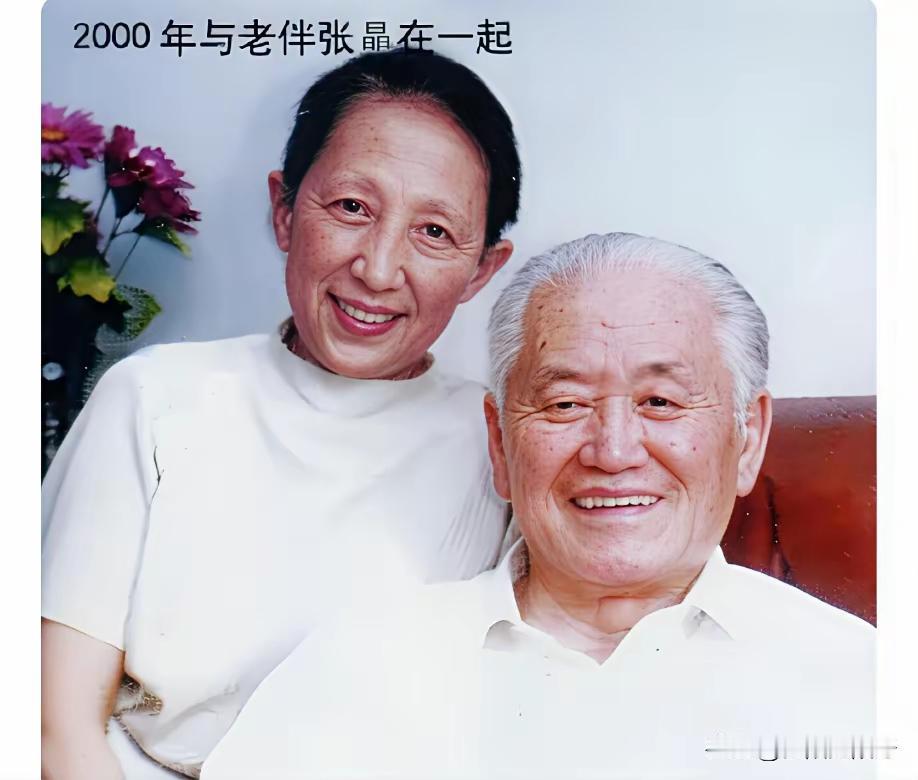 王铎：演员蒲克在电影《艳阳天》和《向阳院的故事》中，表演最为深刻。