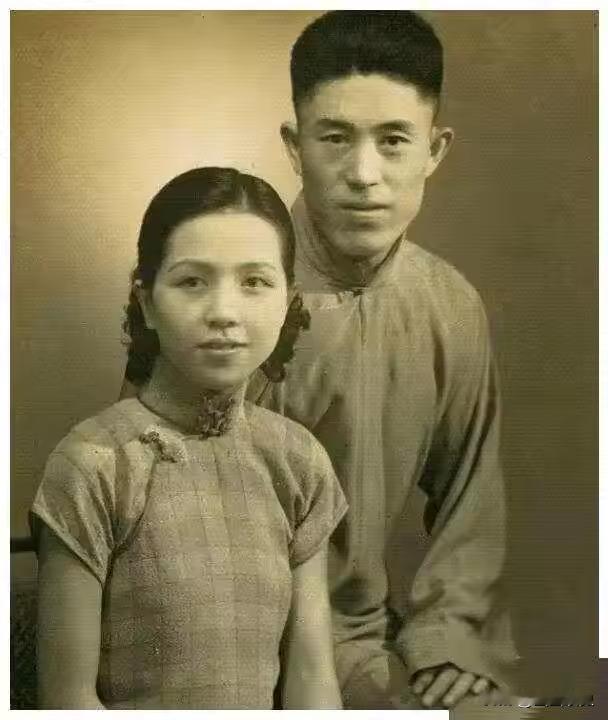 1983年，郑洞国的前妻想复婚，郑洞国的子孙都同意，但郑洞国却摇头拒绝：“她来了