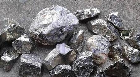 美国在伊朗消耗的武器很难再补充了，其中一个原因是买不到“钨”，是的，没错，全球8