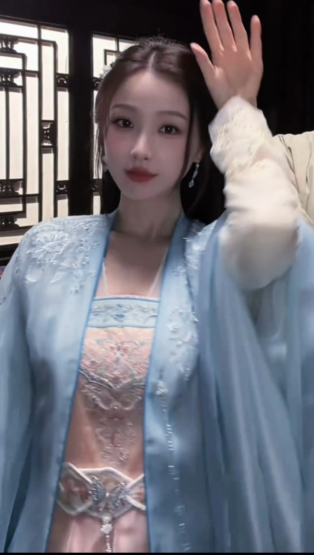 好美啊云初… 