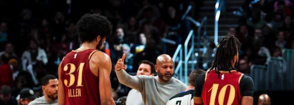 克里夫兰没有抄底，他们先锁定天花板。1.503亿顶薪续约砸向米切尔，第三年球员选