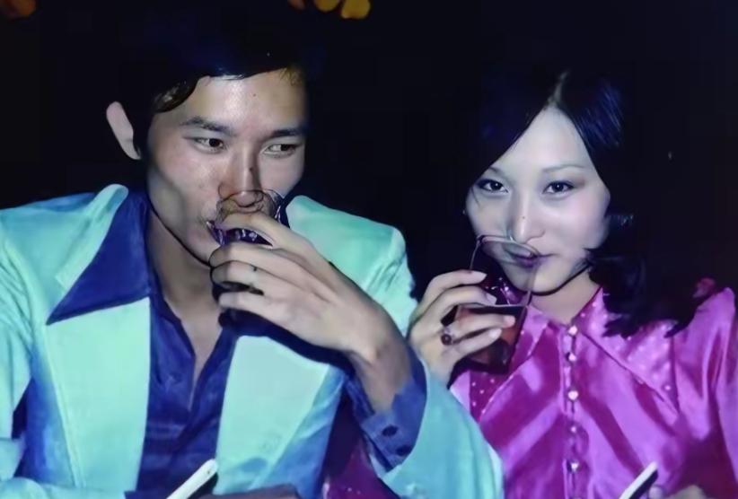 2012年，著名导演吴宇森确诊淋巴癌中期，变卖了北京的房产去美国治病；2020年