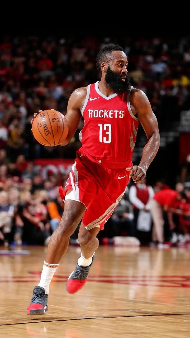 哈登绝对是双能卫的代表人物，且是历史第一档的。
得分-投篮，三分，罚球，其他得分