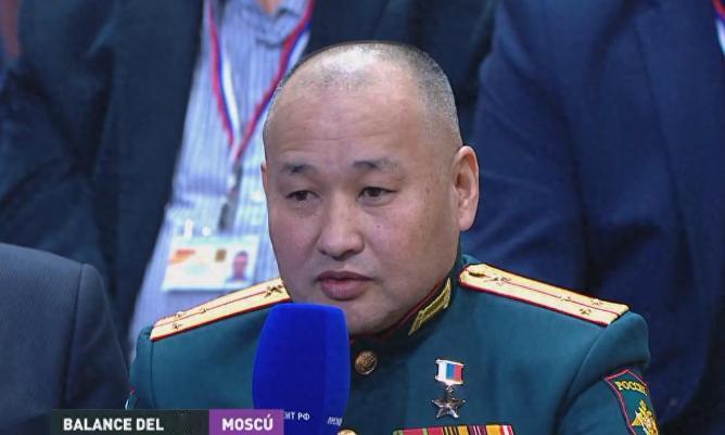 【俄军连长指控乌军处决留守青年平民，未经审判直接枪决】在普京年度问答会上，参与解