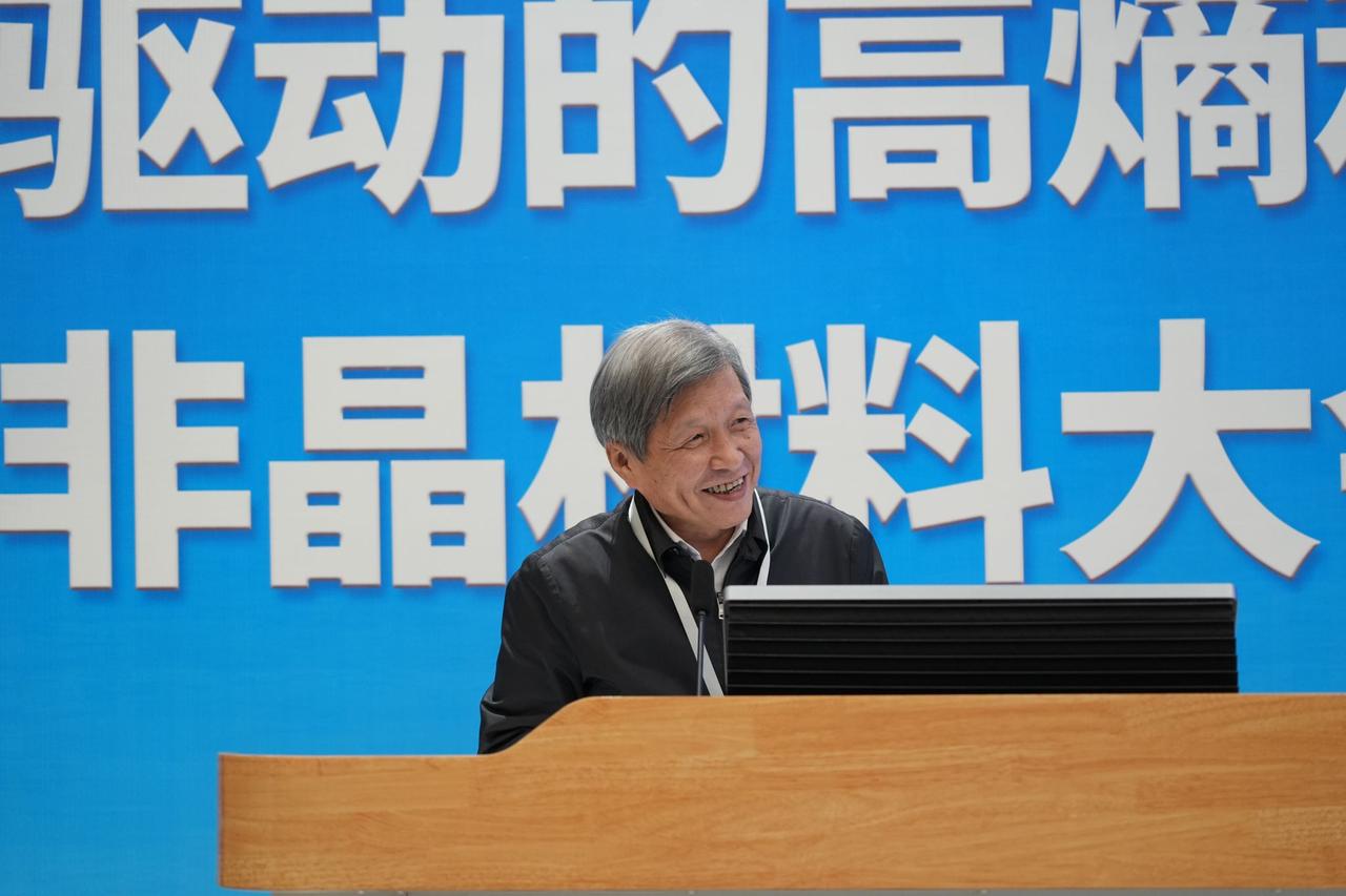 现在办大学的思路真的彻底变了，很多人看完曹德旺定下的新规，一半支持一半质疑，吵翻