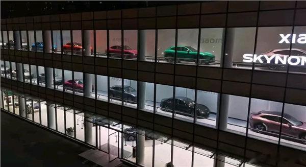 【杭州一小米门店火上央视】90后老板把小米门店做成巨型手办盒8月19日消息，据报