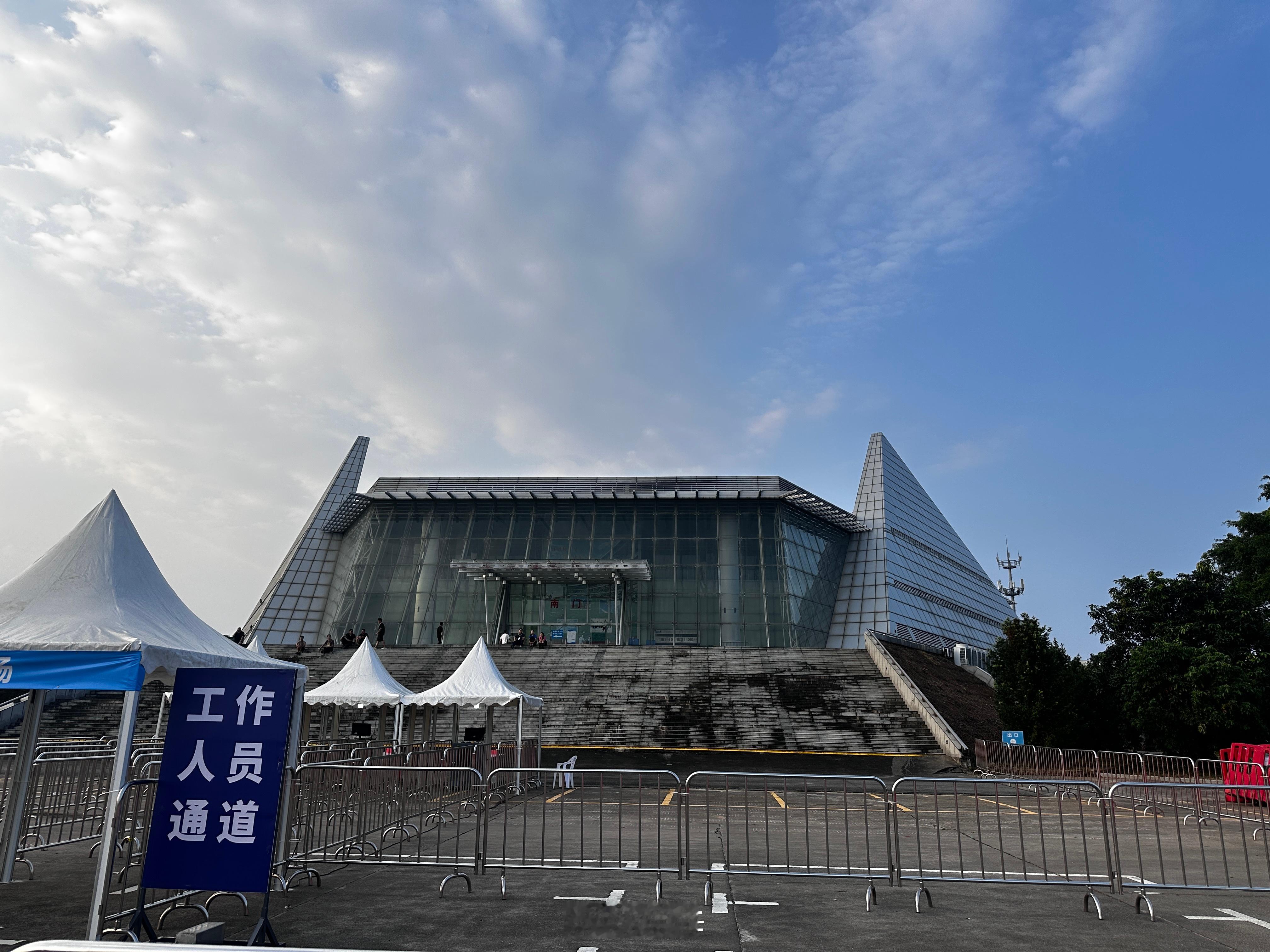 今天在这里（自动发送）  ​​​
