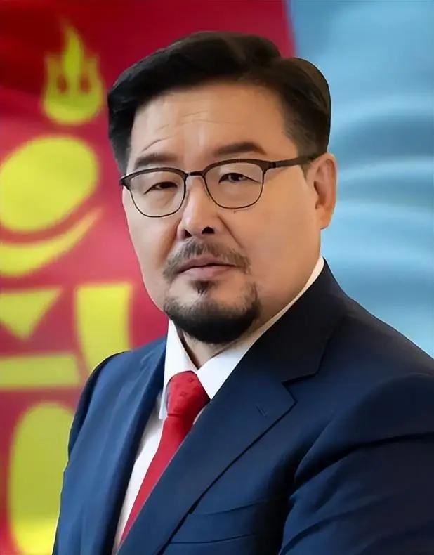 蒙古国突然转向！新总理上台先“勒紧裤腰带”，拿着中国资金却牵手美日抢稀土，这背后