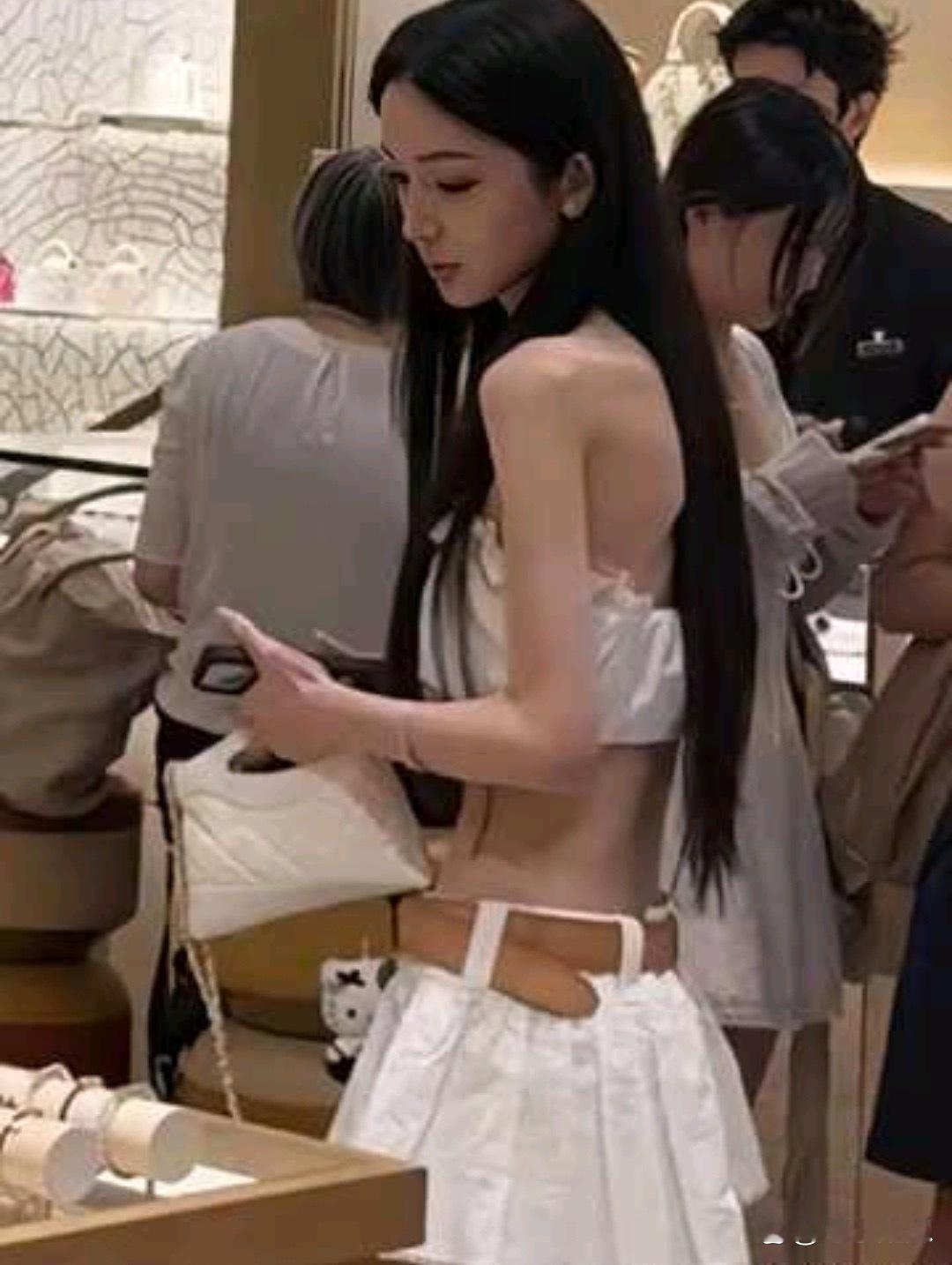 王思聪的新女友，身材真好啊 