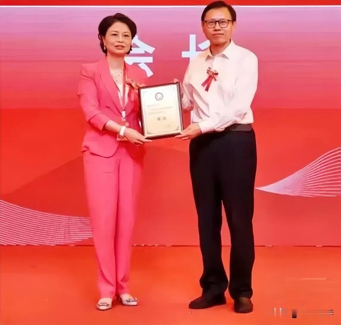 热烈祝贺晋江市安海镇西安村慈善协会成立，共计收到各界乡贤680多万元的捐款。
颜