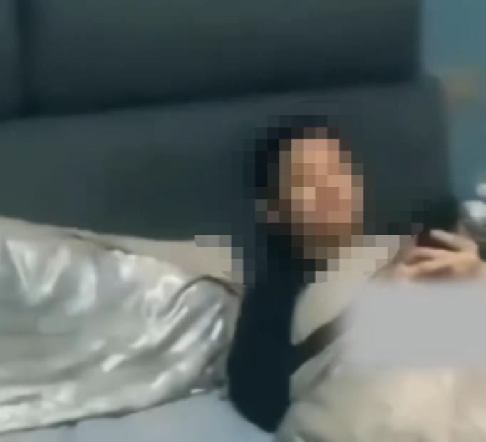 浙江宁波，女子怀疑丈夫外面有其他女人，开始熬夜蹲守，盯着丈夫不让他乱来，有时熬到