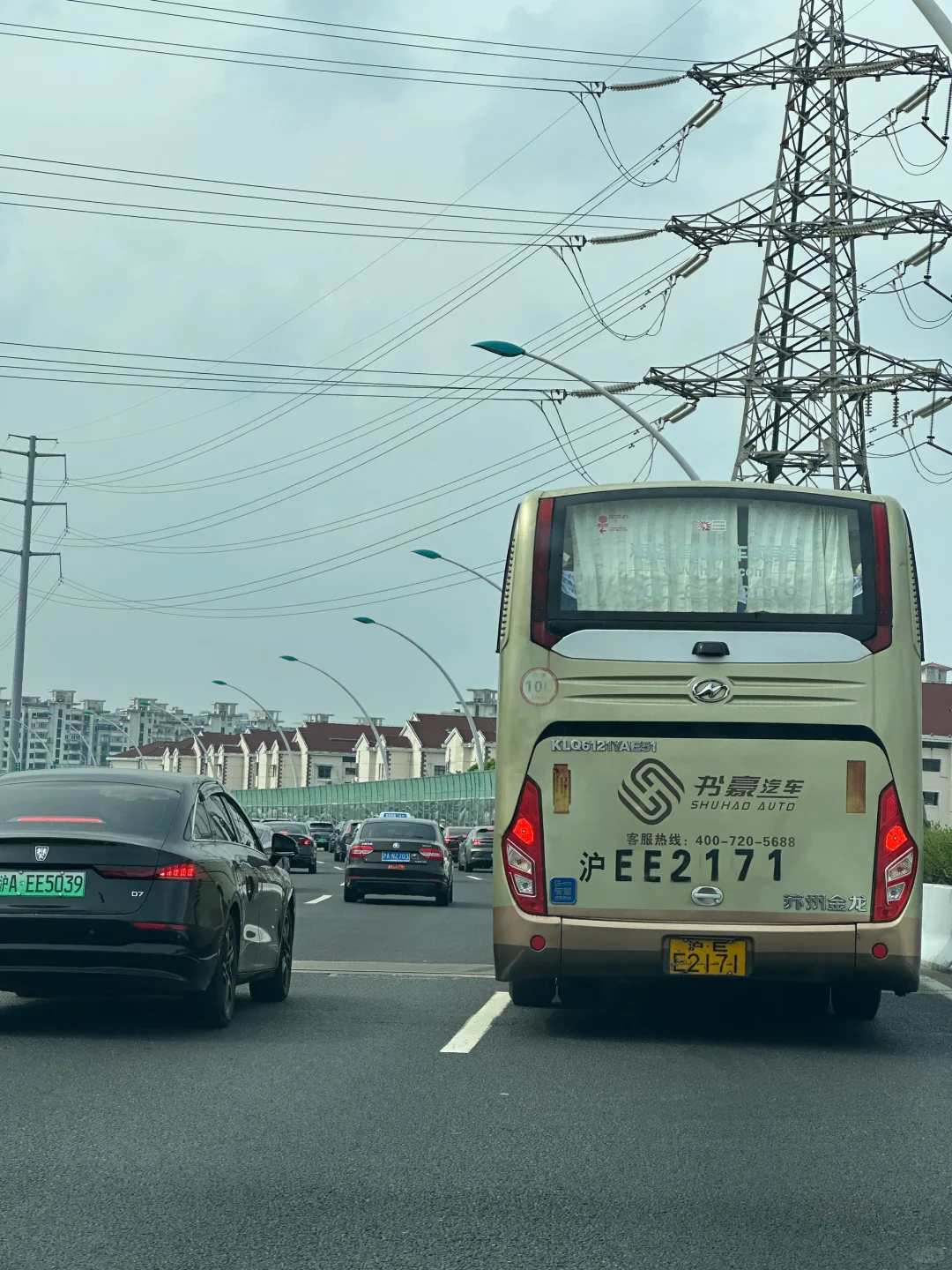 上海老司机都说跟着大巴跑说可以避开拥堵