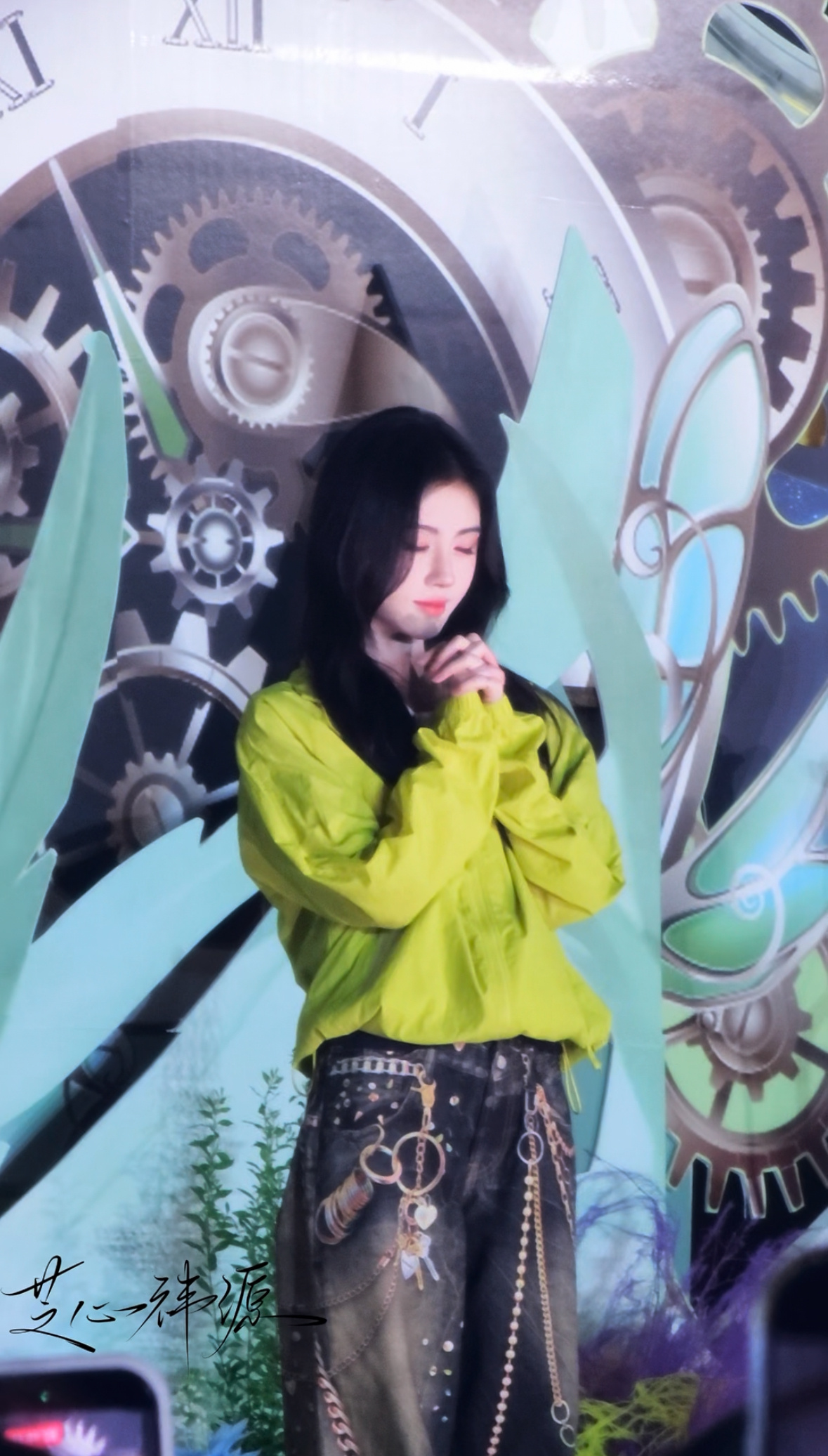 鞠婧祎人鱼公主祝这个婧祎宝宝生日快乐🎂又解锁一个高定 一直陪着你走下去 爱你 