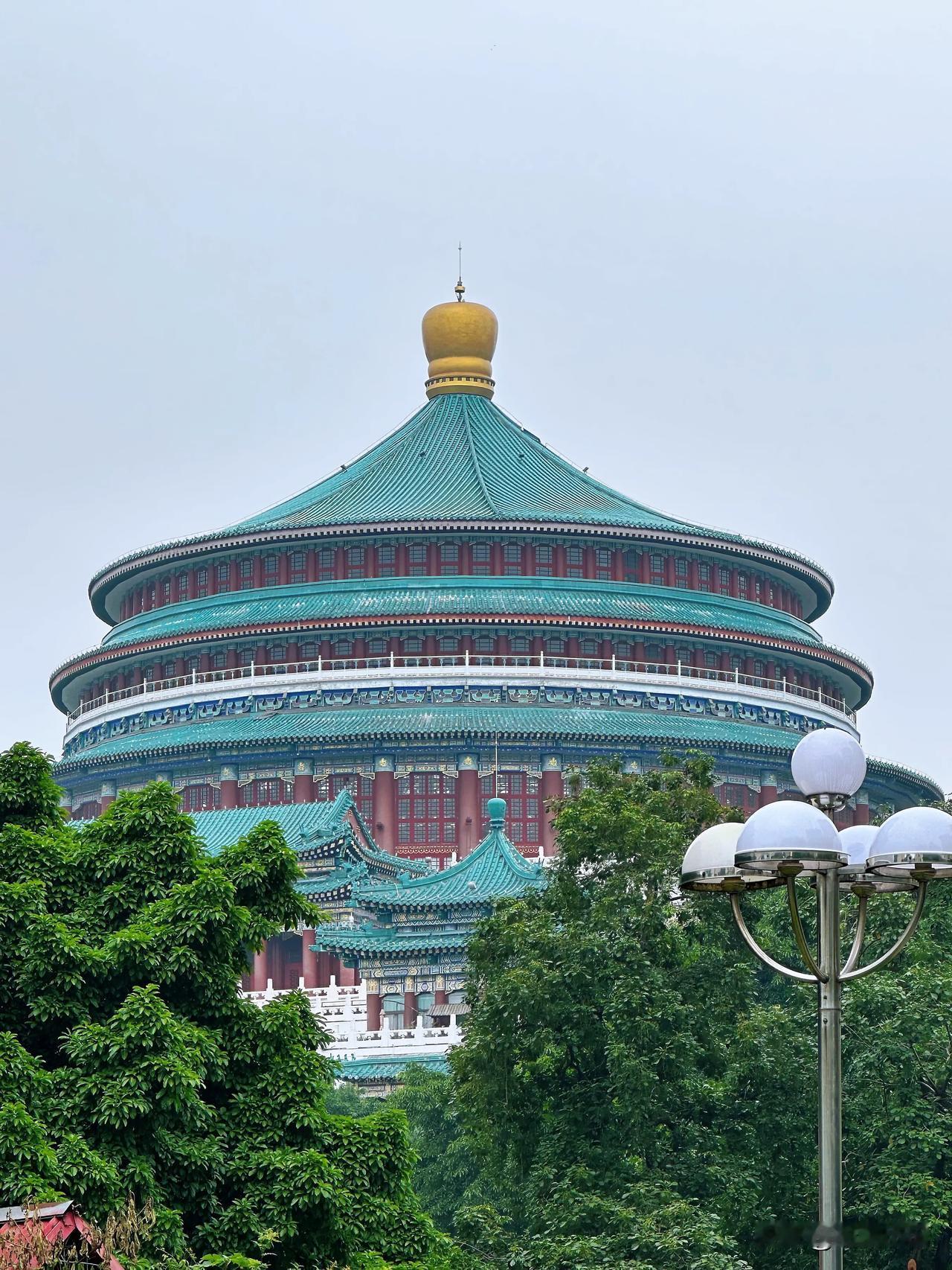 国庆第一天在重庆怎么玩？国庆假期，重庆人游重庆，不妨10月1日一大早，前往重庆人