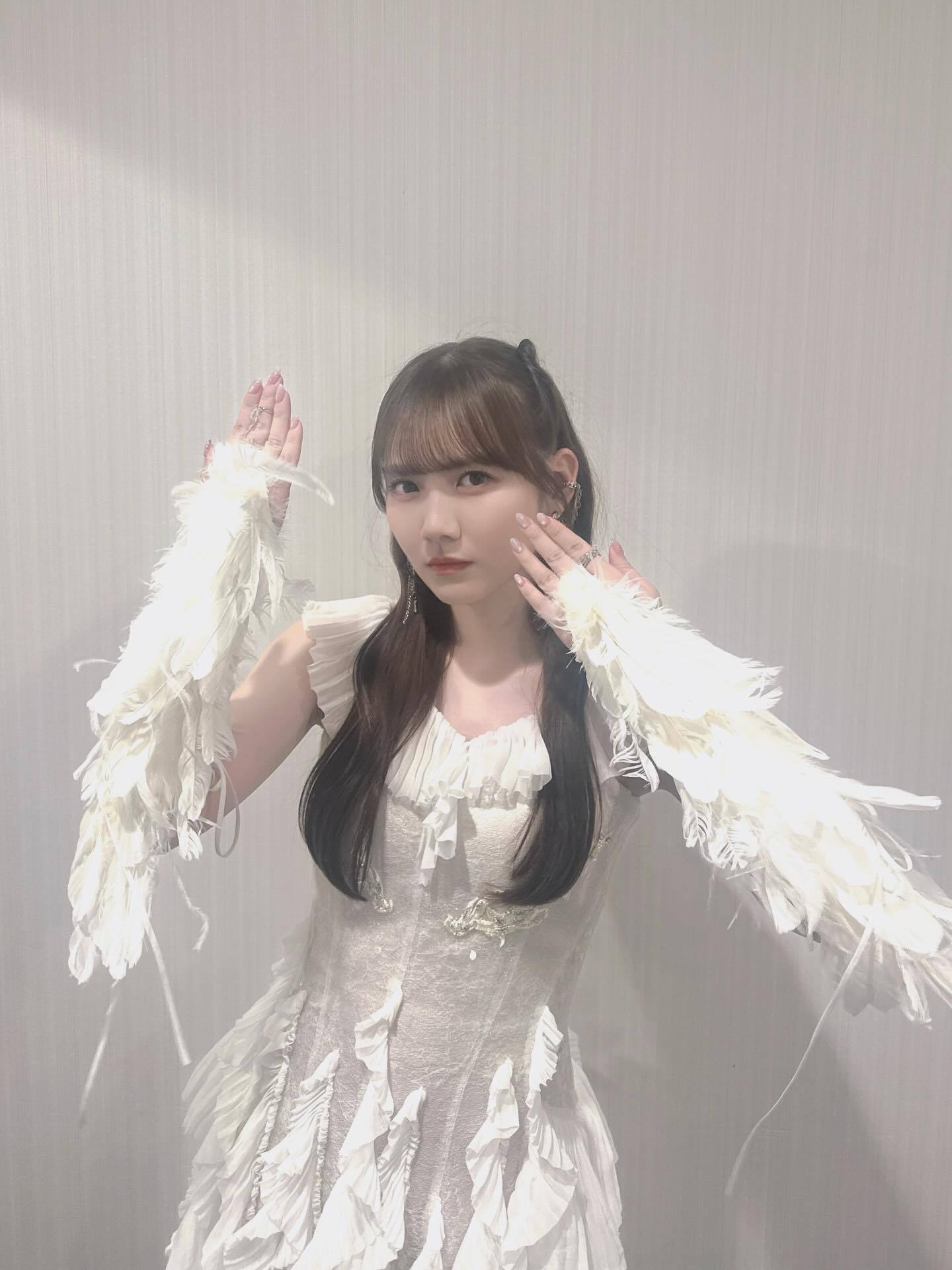 田村真佑「羽が可愛い新衣装でした🪽」 