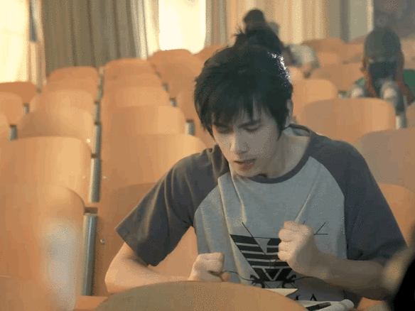 #这异人世界算是让我闯进来了# 哇塞，听说《异人之下》的演员们为了演好角色，都付