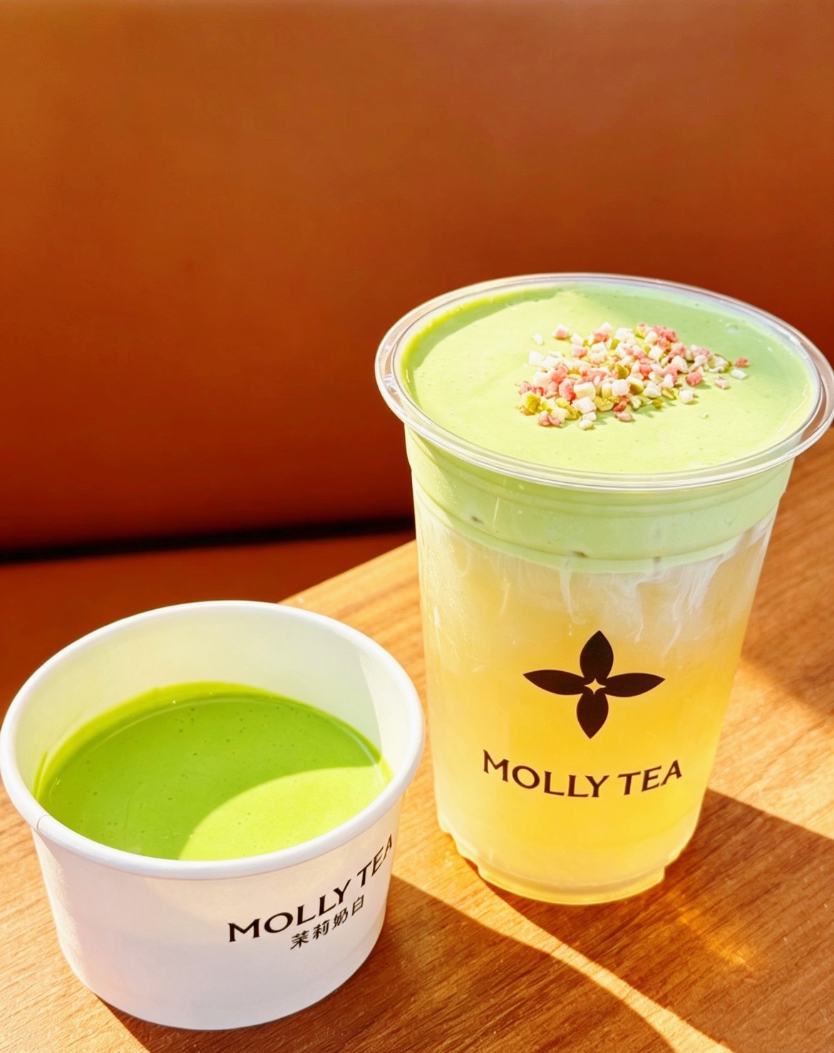 茉莉奶白门店回应爆单我刚刚试了一下，茉莉奶白现在可以预定啊，只是恋与深空联名套餐