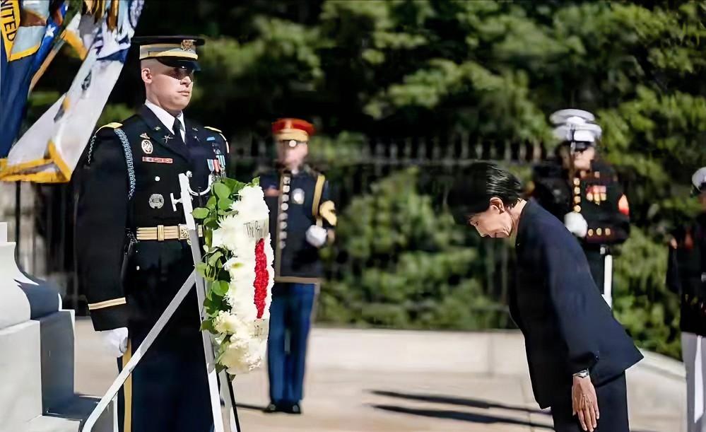 当初美国飞行员向广岛投原子弹的时候，也没想过，未来有一天，会得到日本首相的肯定：