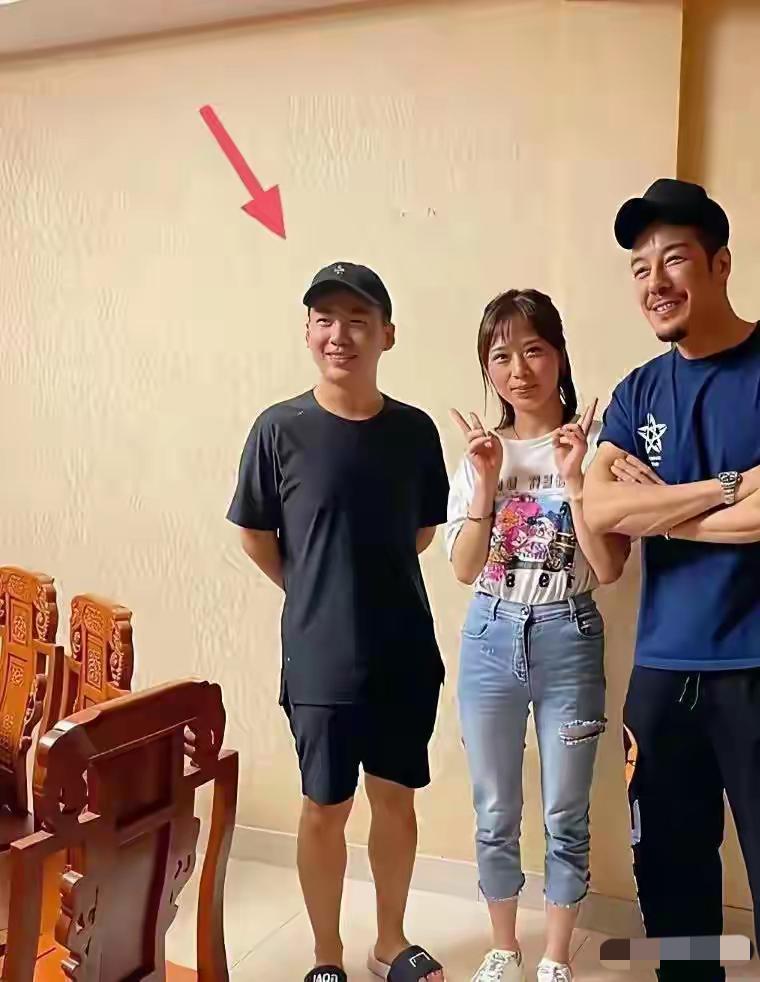 郭麒麟戴的帽子是什么牌子的，非常有气质