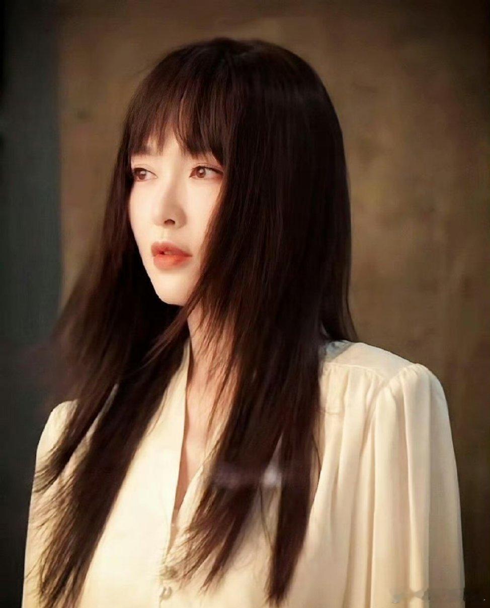 唐嫣新剧复古妈咪级别唐嫣新剧真的是复古妈咪级别！《人之初》曲梦黄裙珍珠超惊艳，梦