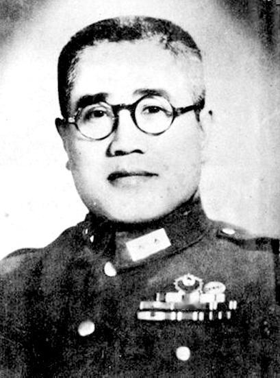 [微风]1948年10月23日，廖耀湘命令宪兵去枪毙作战不利的师长戴海容。宪兵闯