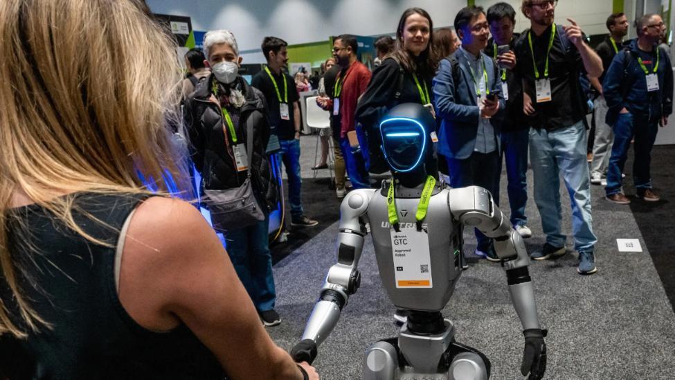 凤凰网科技讯 北京时间1月9日，据彭博社援引Omdia数据，2025年全球人形机