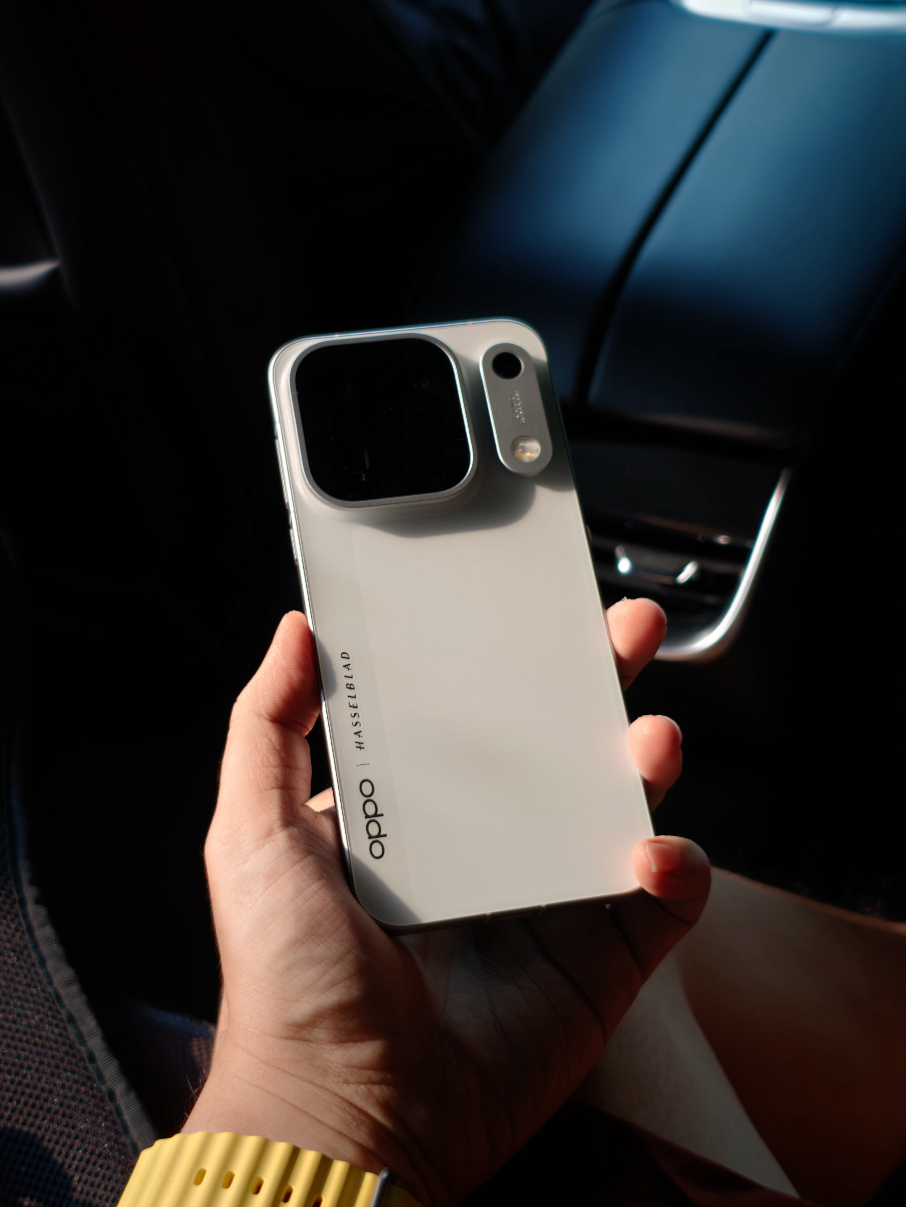 出国前拿到OPPO Find X10 Pro Max 我这次最爱的白色版，顺丰给