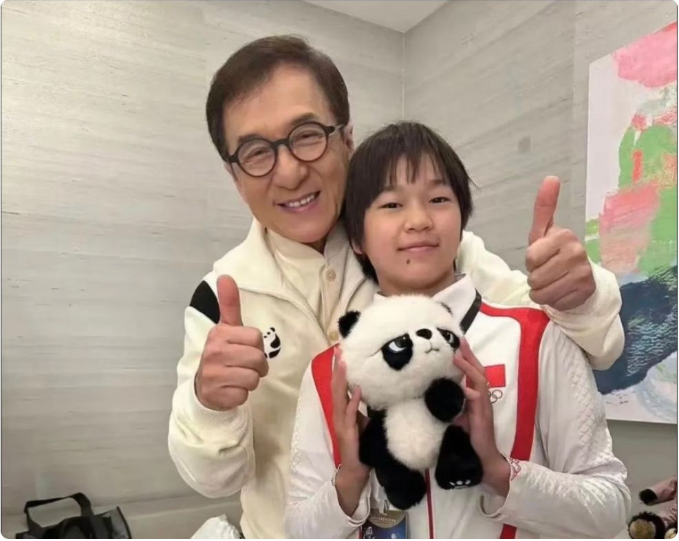 72岁成龙：我的偶像是张怡宁孙颖莎全红婵 最大梦想是代表中国升国旗 