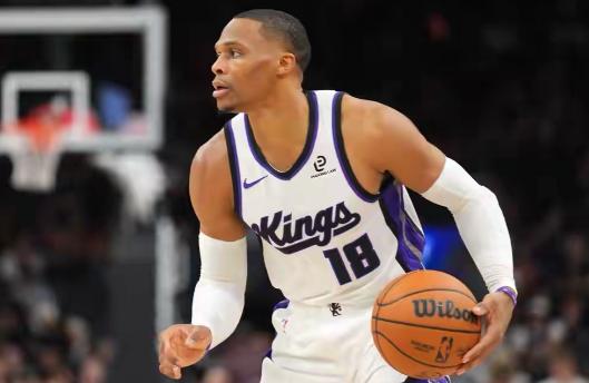 国王球星威斯布鲁克真是太反常了！在昨天国王客场挑战湖人的比赛中，目前双方的首节比