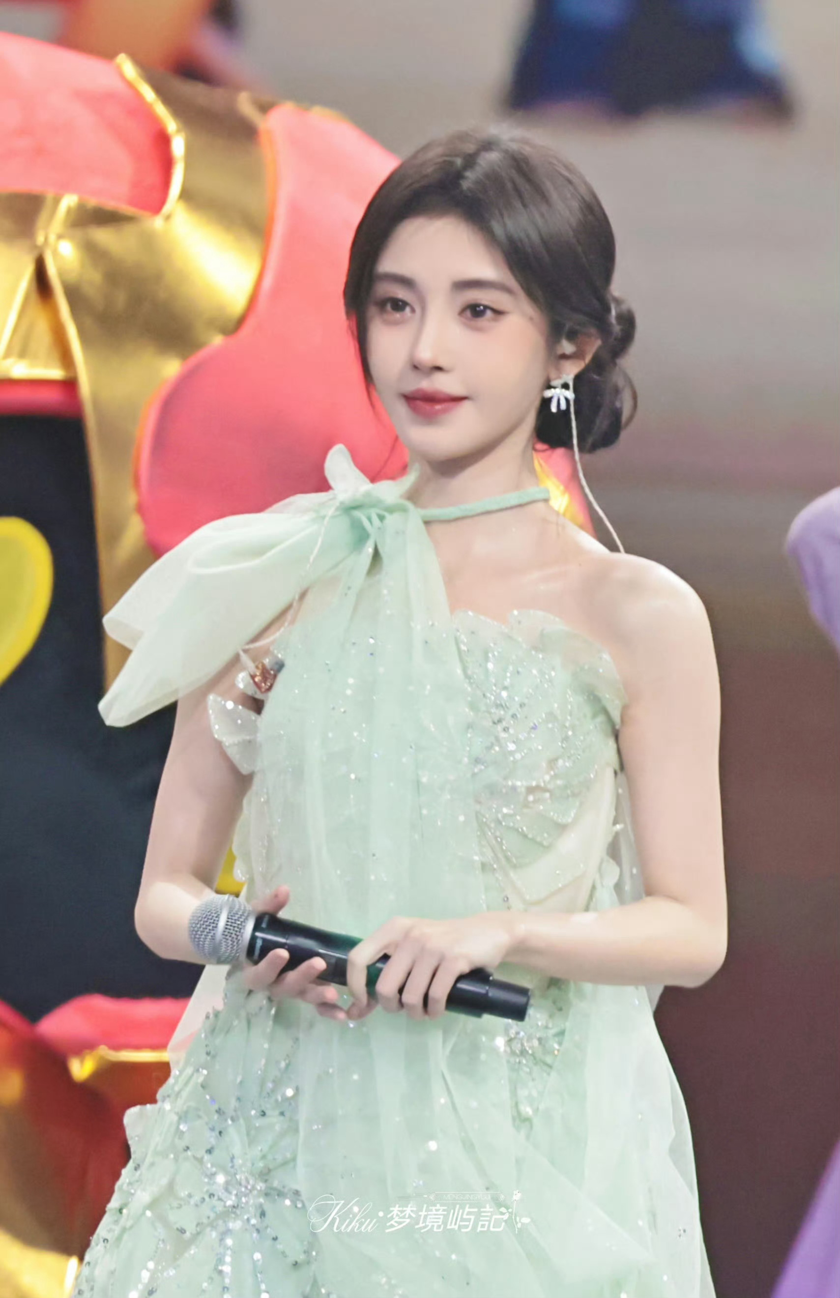 鞠婧祎苏绿夏 jjy鞠婧祎万花世界 一场心动就这样诞生在一个繁花似锦的春日”𝘼