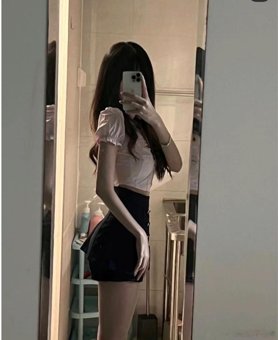 深夜🈚️⬇️🧵聊天室来了[污][污][污] ​​​
