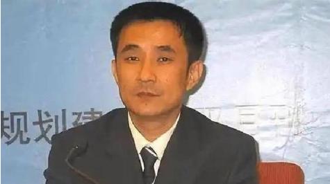 王永红落网了！他这份胆量，真不是一般人玩得起的。1999年，江西小伙王永红卖掉自