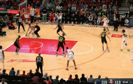 火箭申京强攻造犯规两罚，115-115将比赛拖入加时大战
北京时间1月21日，火